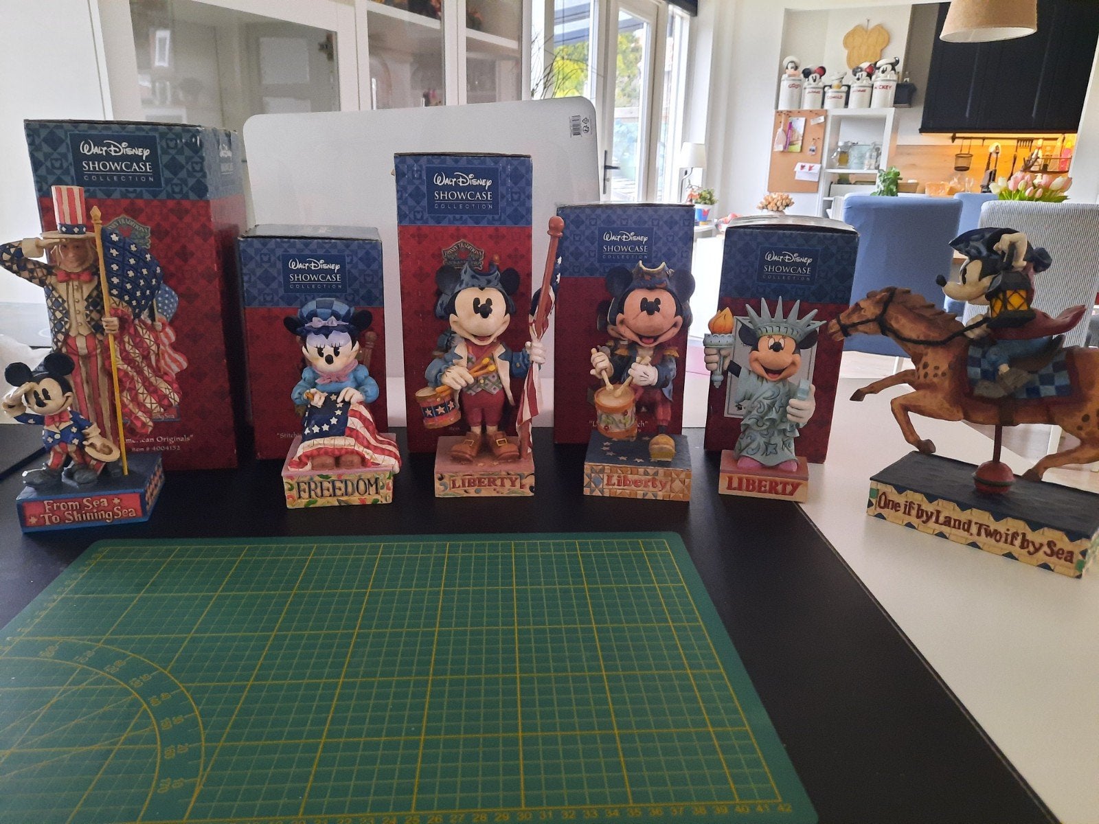 Disney traditions Mickey Mouse en Minnie Mouse Patriots USA, Ophalen of Verzenden, Mickey Mouse, Zo goed als nieuw, Beeldje of Figuurtje