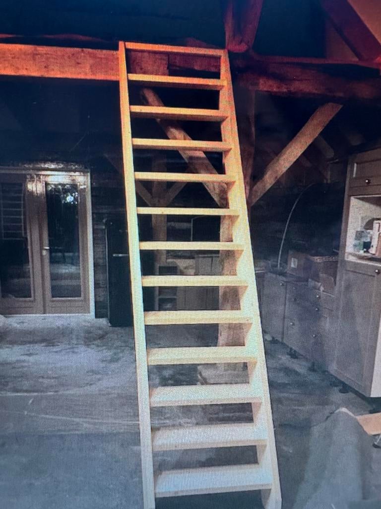 Houten trap, Doe-het-zelf en Verbouw, Ladders en Trappen, Ophalen, Nieuw, Trap, 2 tot 4 meter