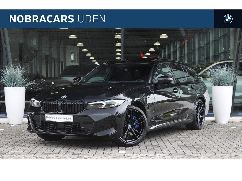 BMW 3 Serie Touring 330e M Sport Automaat / Panoramadak / Tr, Auto's, BMW, 1998 cc, Gebruikt, 4 cilinders, Met garantie (alle)
