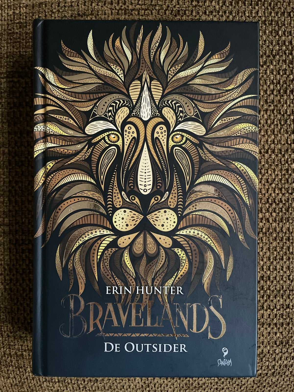 Erin Hunter - De Outsider, Ophalen of Verzenden, Zo goed als nieuw, Erin Hunter