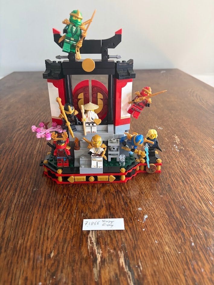 LEGO 71866 Ninja Character Display 15th Anniversary, Lego, Ophalen of Verzenden, Zo goed als nieuw, Compleet