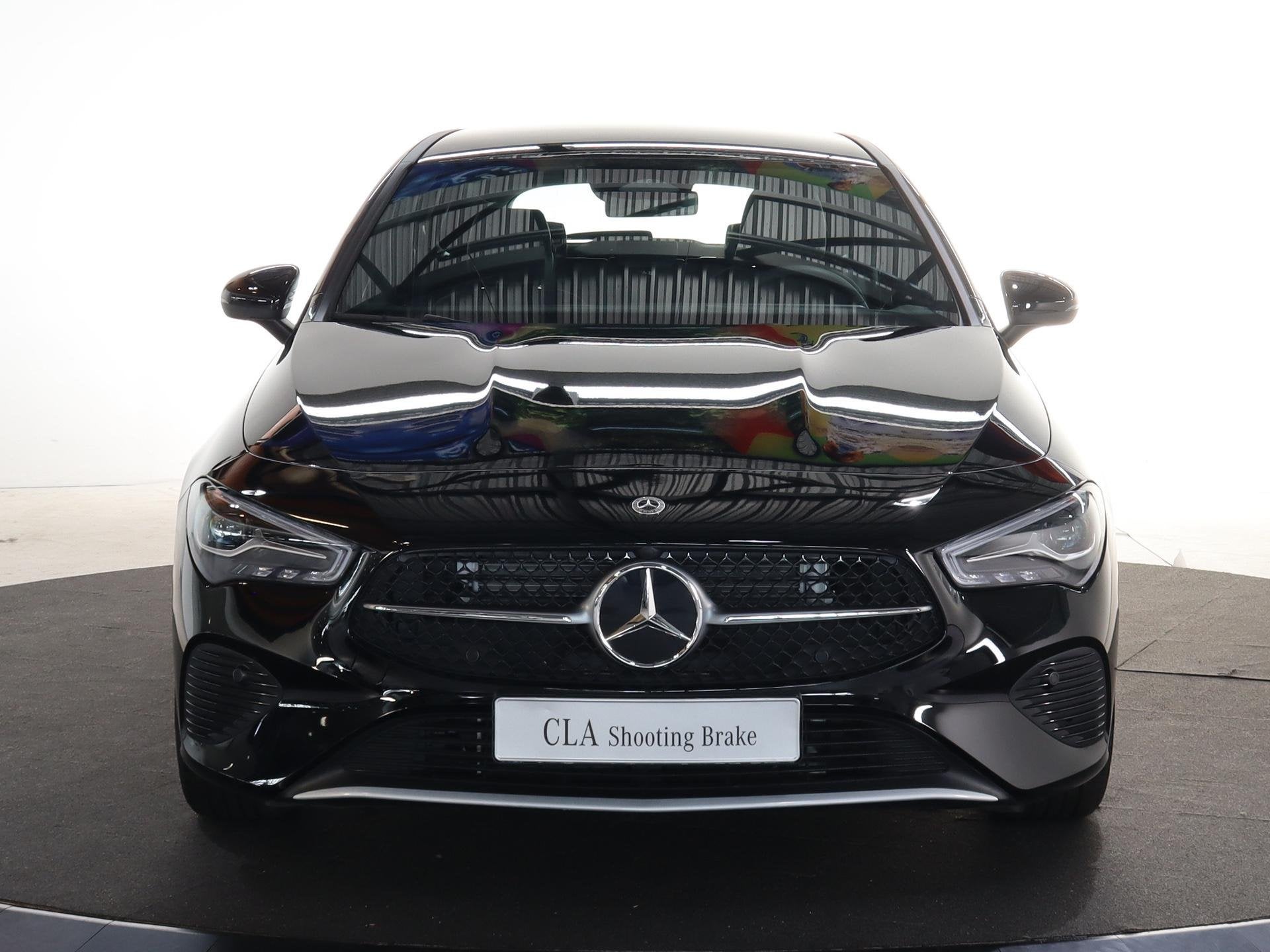 Mercedes-Benz CLA-klasse Shooting Brake 180 Star Edition LIM, 136 pk, Gebruikt, 4 cilinders, Leder en Stof