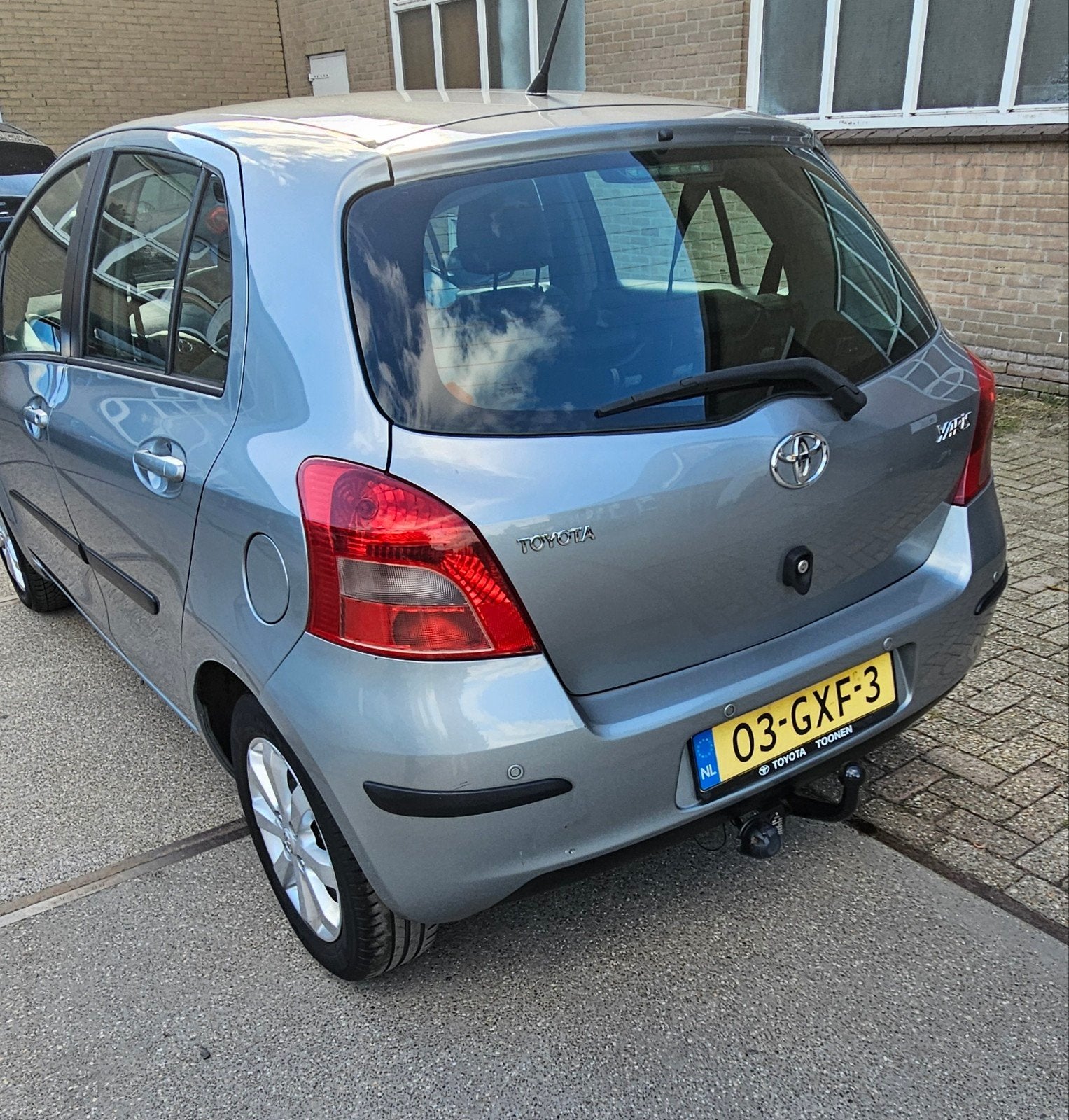 Toyota Yaris 1.3 16V Vvt-i 5DR SOL MMT 2008 Grijs, Auto's, 750 kg, 4 cilinders, Origineel Nederlands, 1298 cc