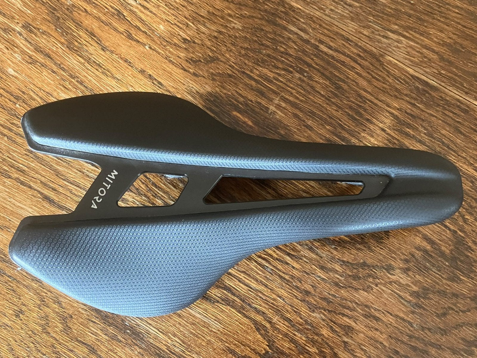 Te koop! Bianchi Velomann mitora zadel

Zadel is van Carbon, Racefiets, Ophalen of Verzenden, Zo goed als nieuw, Bianchi