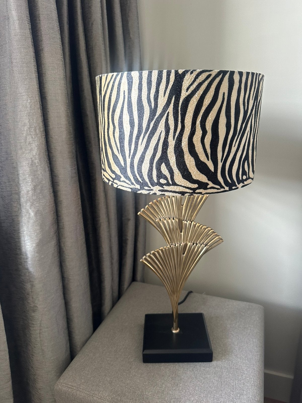 H&M Home lamp 2 stuks, Huis en Inrichting, Ophalen, Zo goed als nieuw, Rond