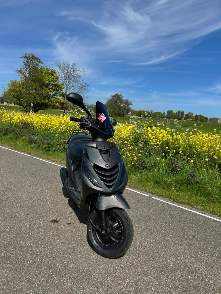 Zip 4t 80cc, Fietsen en Brommers, Ophalen, Zip, Zo goed als nieuw, Benzine
