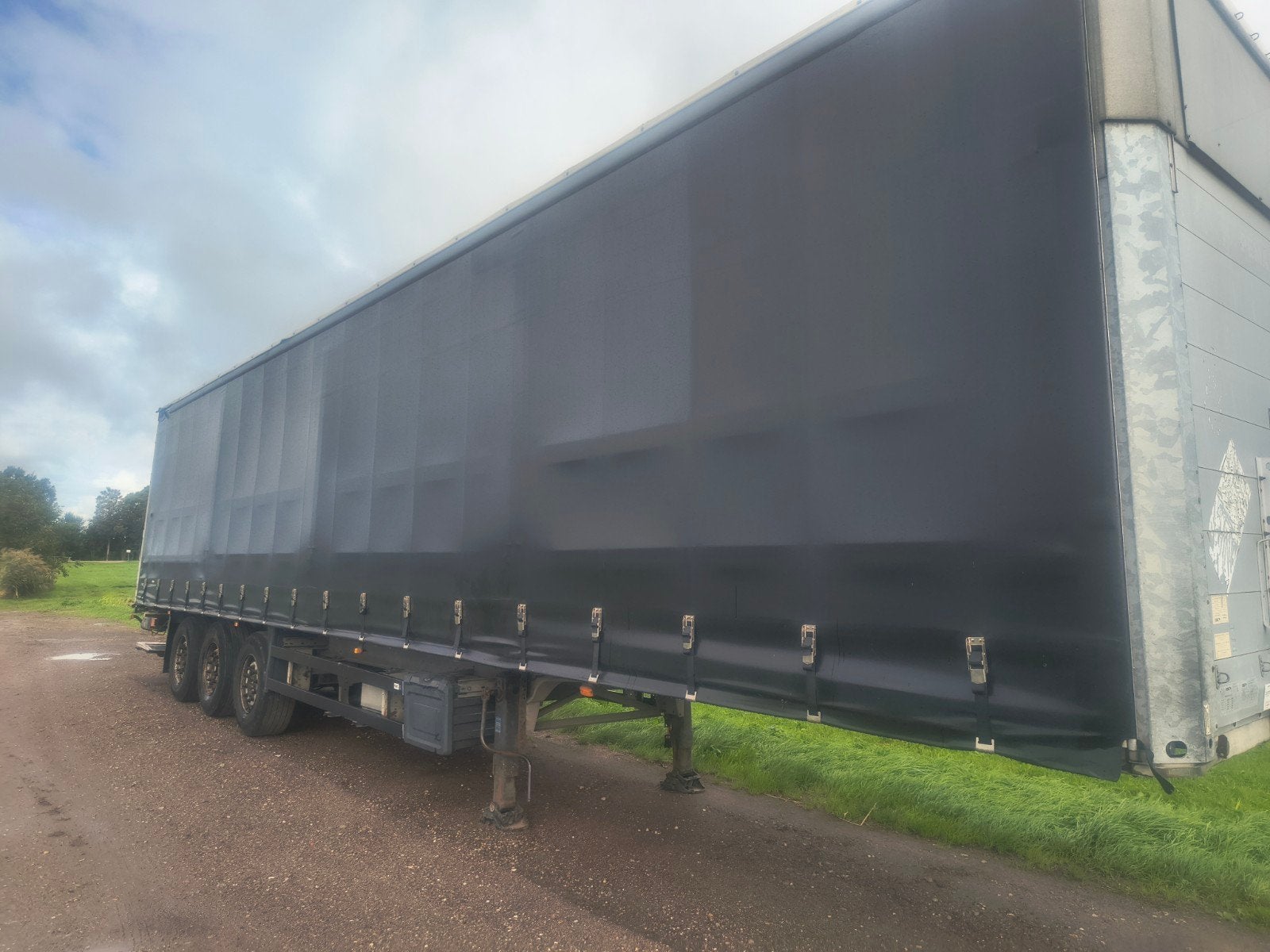Schmitz Cargobull schuifzeiloplegger - Goede staat, Ophalen, Gebruikt