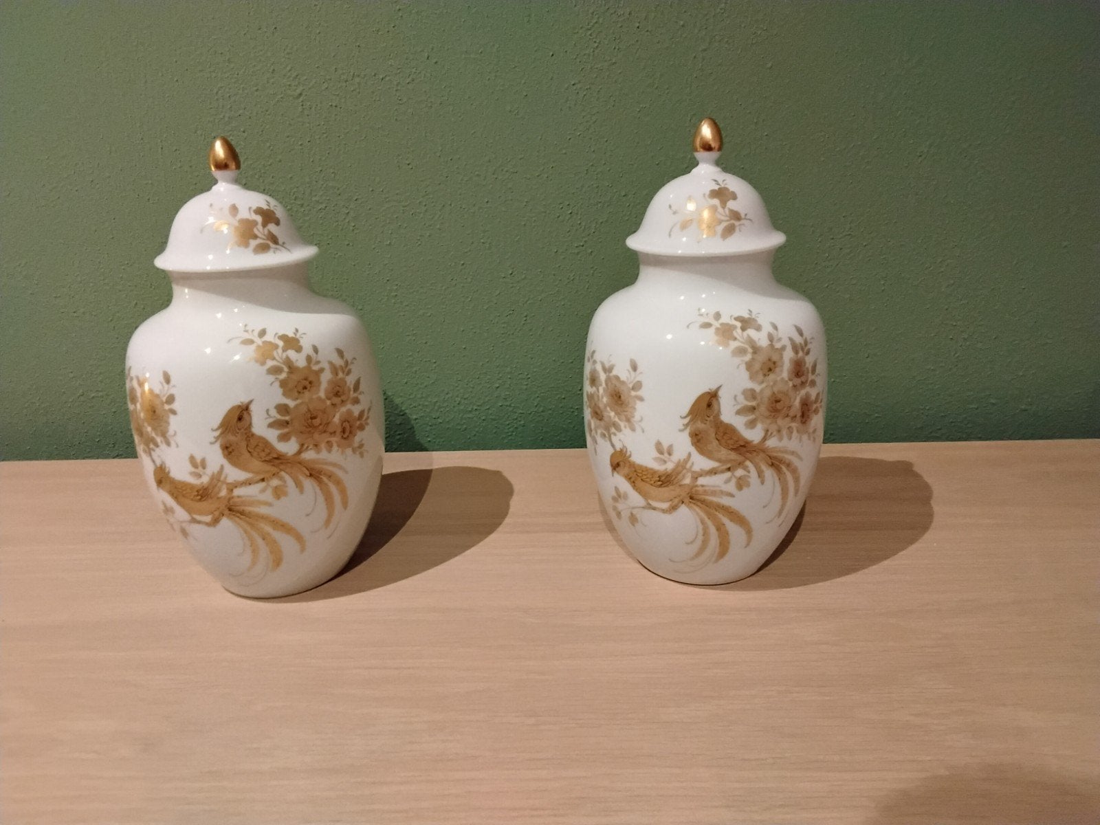 2 vazen Kaiser Porselein, Ophalen