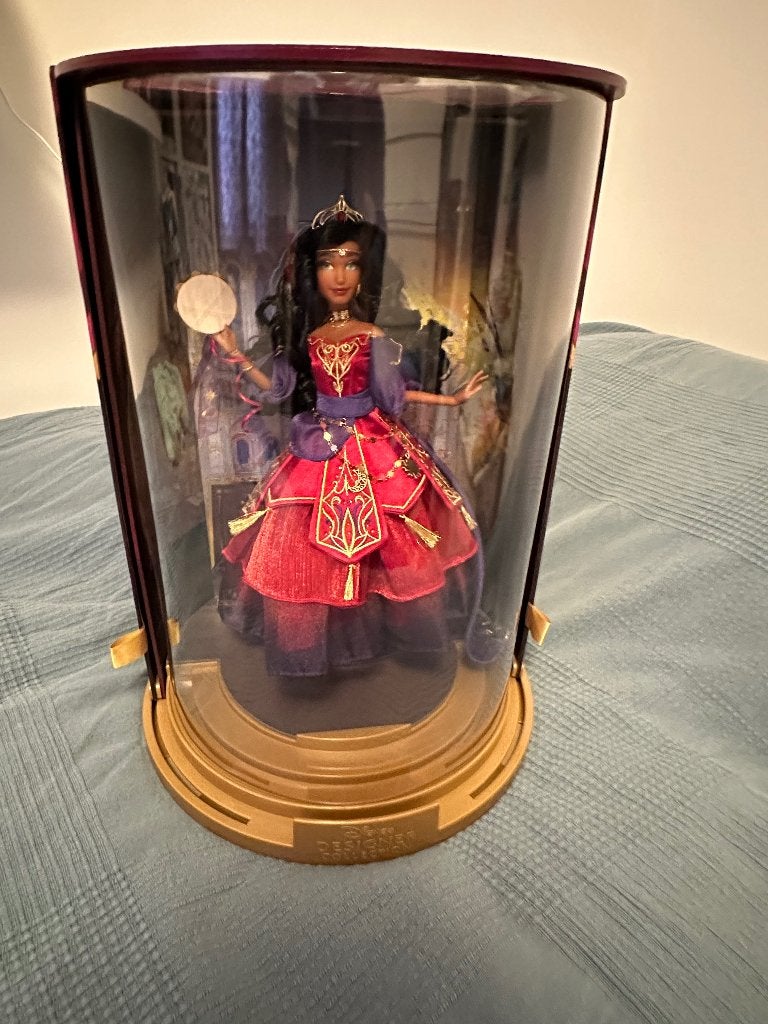 Disney Esmeralda Limited edition doll 43cm, nieuw, Ophalen of Verzenden, Overige figuren, Nieuw, Beeldje of Figuurtje