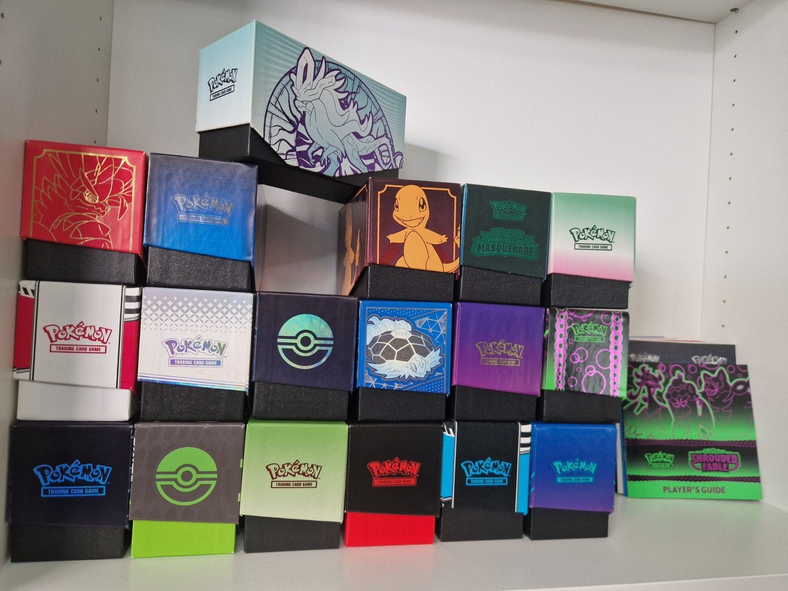 18 Pokémon Deckboxen en Playerguides - Doe een leuk bod!, Ophalen of Verzenden, Gebruikt, Overige typen