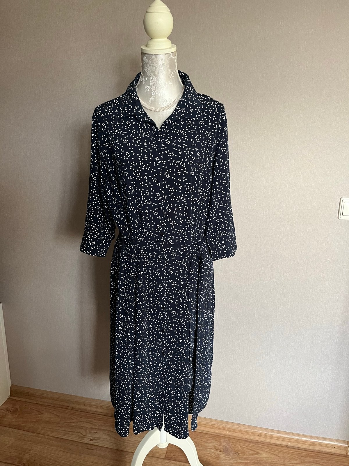 Mooie Donkerblauwe Stippeljurk Maat 46  Staat, Maat 46/48 (XL) of groter, Gedragen, Onder de knie, Verzenden