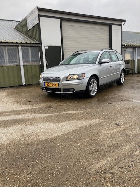 Volvo V50 2.4 D5 Edition II Sport AUTOMAAT (bj 2007), Auto's, Gebruikt, Zwart, 1436 kg, 179 pk