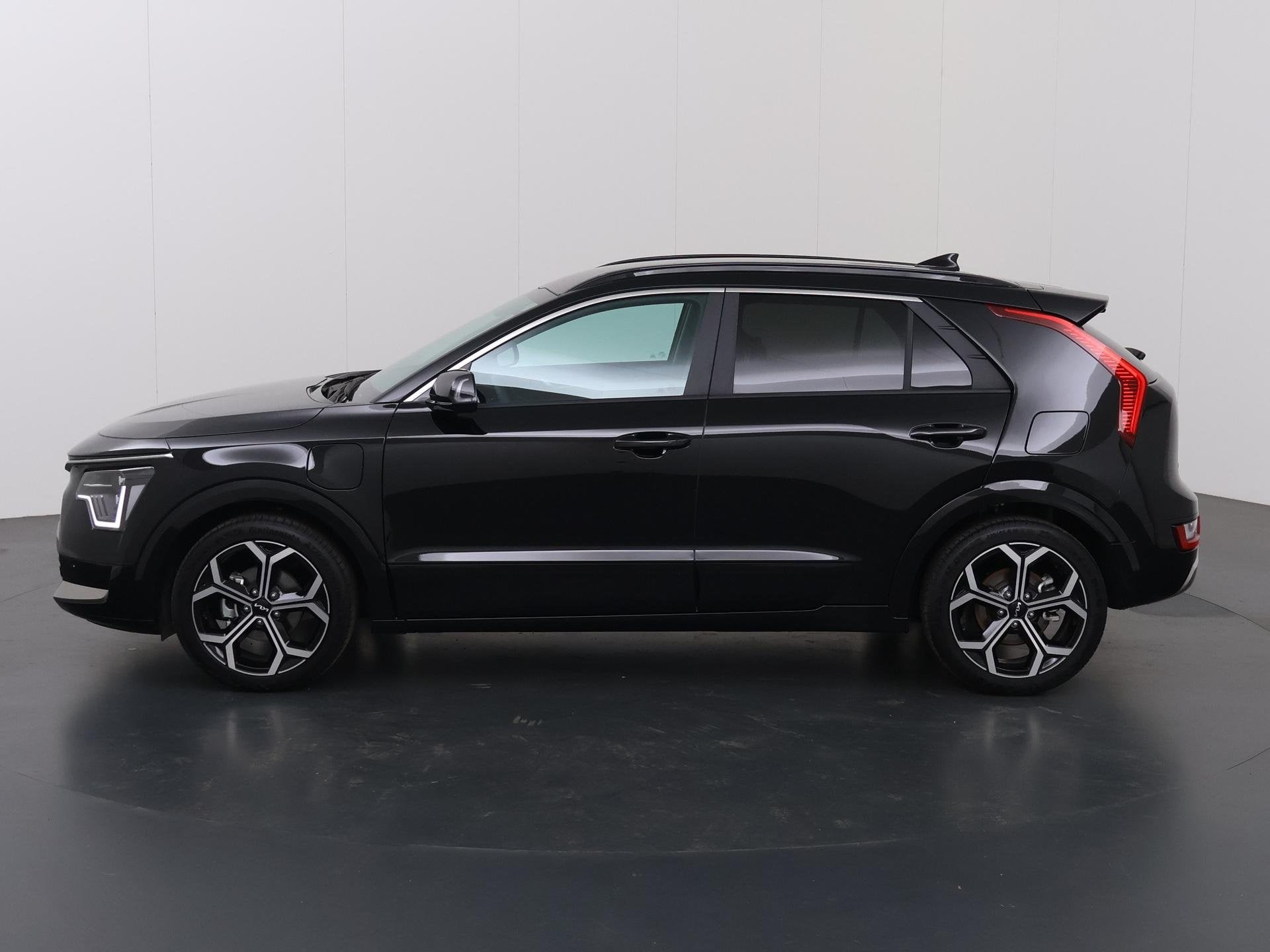 Foto 5 van Kia Niro 1.6 GDi PHEV DynamicPlusLine Edition | 18” lichtm