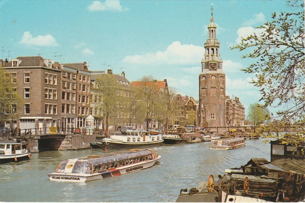 AMSTERDAM Montelbaanstoren met Rondvaartboten, Verzamelen, Verzenden, 1960 tot 1980, Gelopen, Noord-Holland