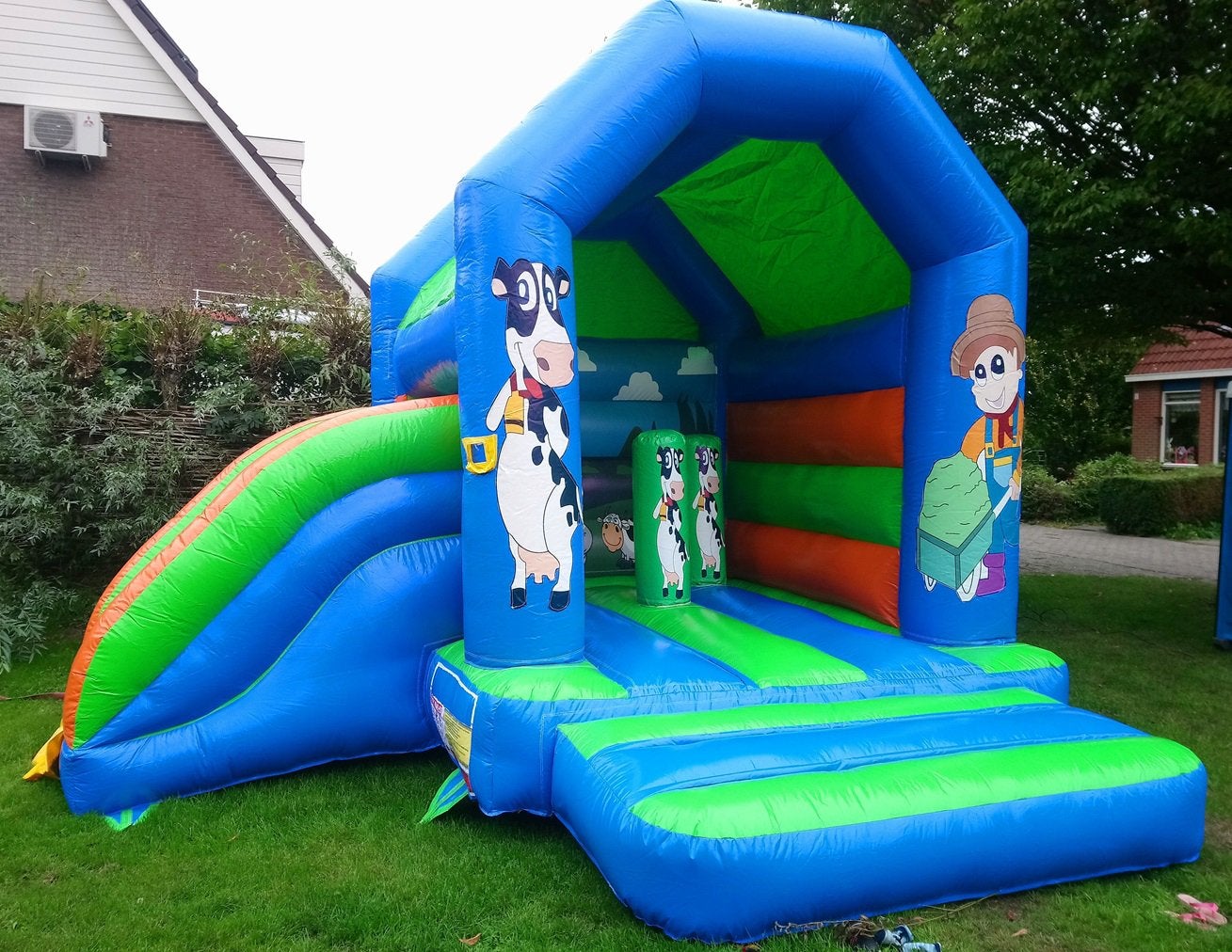 Springkussen boerderij met glijbaan en speelelementen, Kinderen en Baby's, Ophalen, Gebruikt