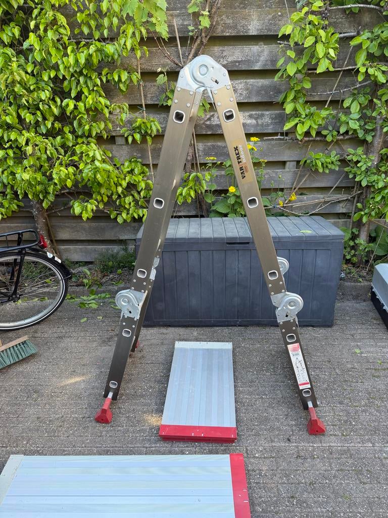 Altrex Varitrex Indoor vouwladder met dubbel platform, Ophalen, Zo goed als nieuw, Ladder, Opvouwbaar of Inschuifbaar