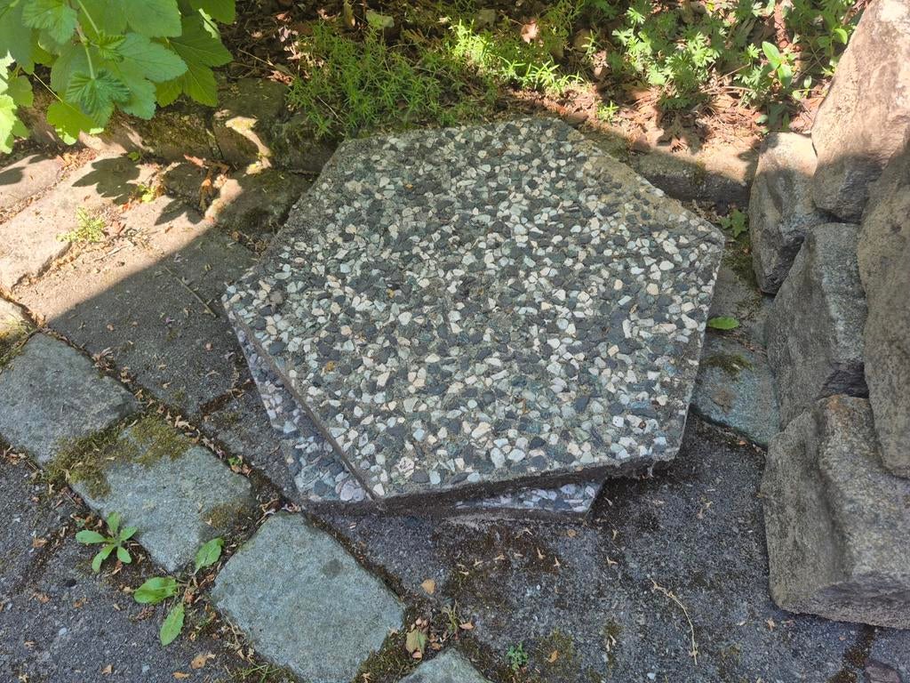 Zeshoekige terrastegels met grindstructuur, 25 stuks, 5 m², Tuin en Terras, Tegels en Klinkers, Ophalen, Gebruikt, 5 tot 10 m²