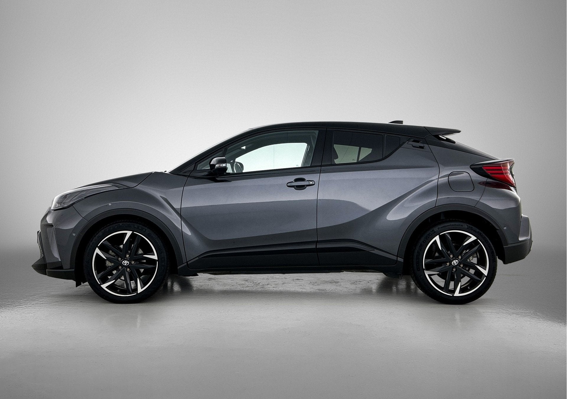 Toyota C-HR 1.8 Hybrid GR-Sport | Dodehoek detectie | Stoelv, Auto's, Toyota, 12 maanden, Stof, Zwart, 4 cilinders