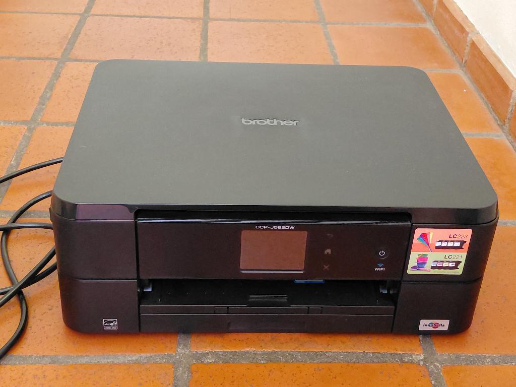 Brother DCP-J562DW inktjet printer/scanner, Computers en Software, Printers, Ophalen, Kleur printen, Gebruikt, Inkjetprinter