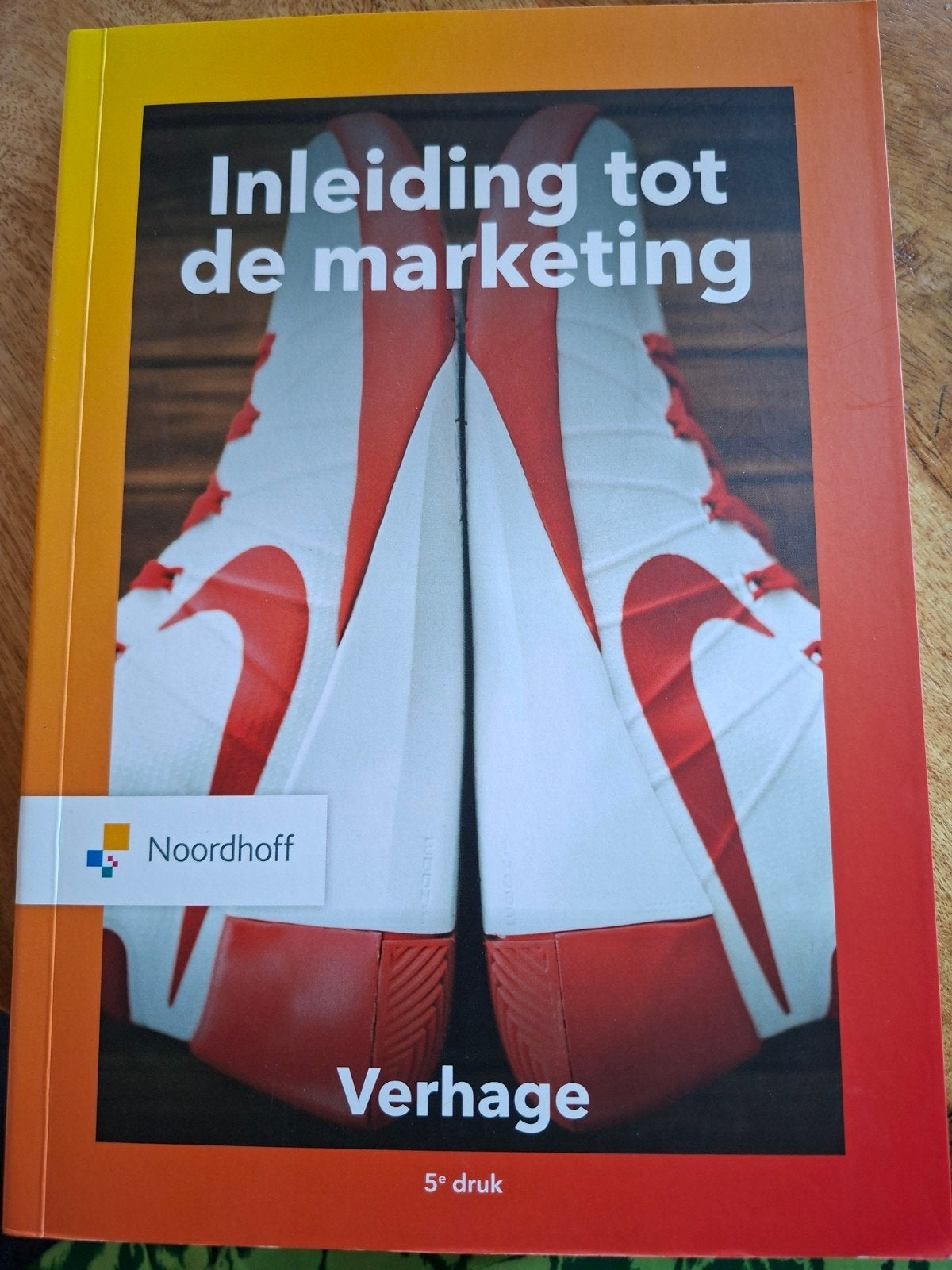 Inleiding tot de marketing HBO Business Studies, Boeken, Studieboeken en Cursussen, Ophalen of Verzenden, Zo goed als nieuw, HBO