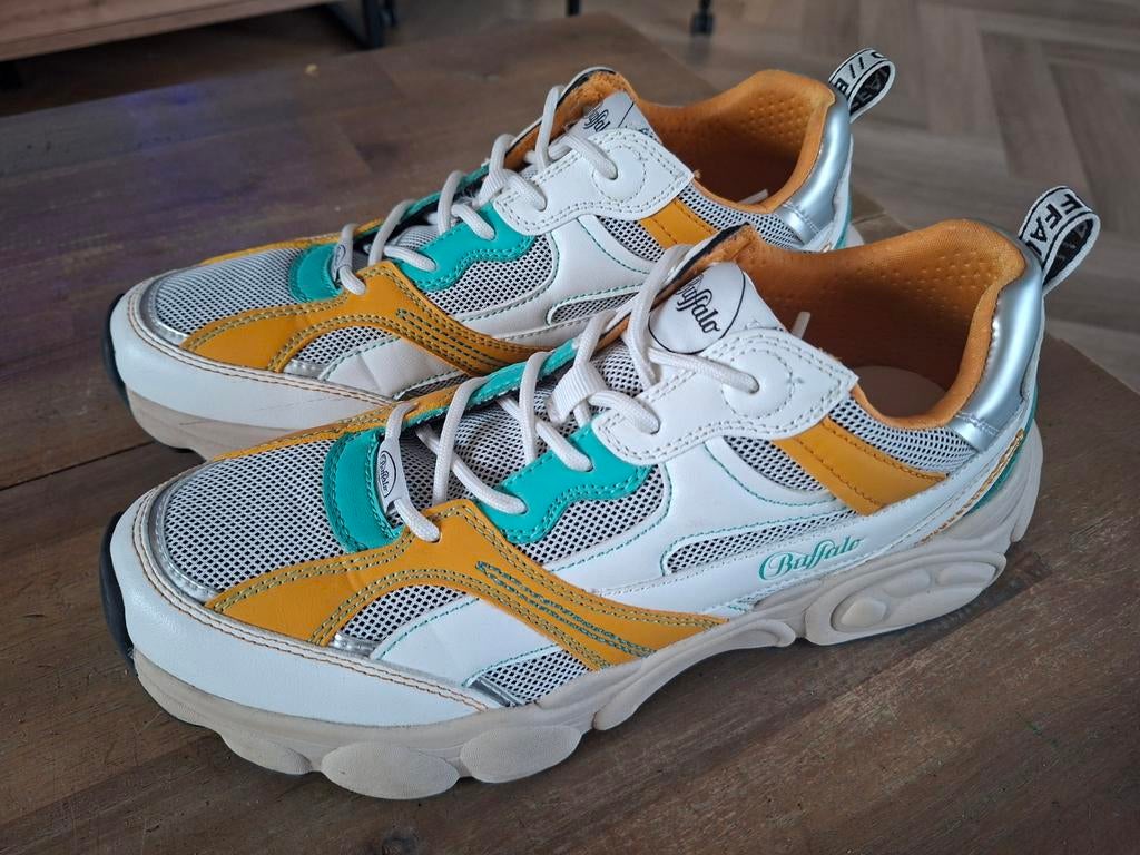 Buffalo sneakers maat 40 - Nieuw en ongedragen!, Wit, Nieuw, Ophalen of Verzenden, Sneakers of Gympen