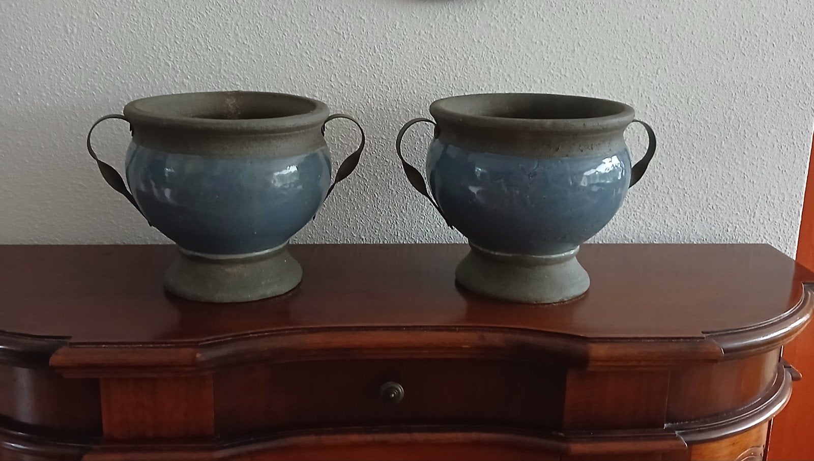 Twee plantenpotten grijs/blauw, Ophalen, Zo goed als nieuw, Aardewerk, Binnen