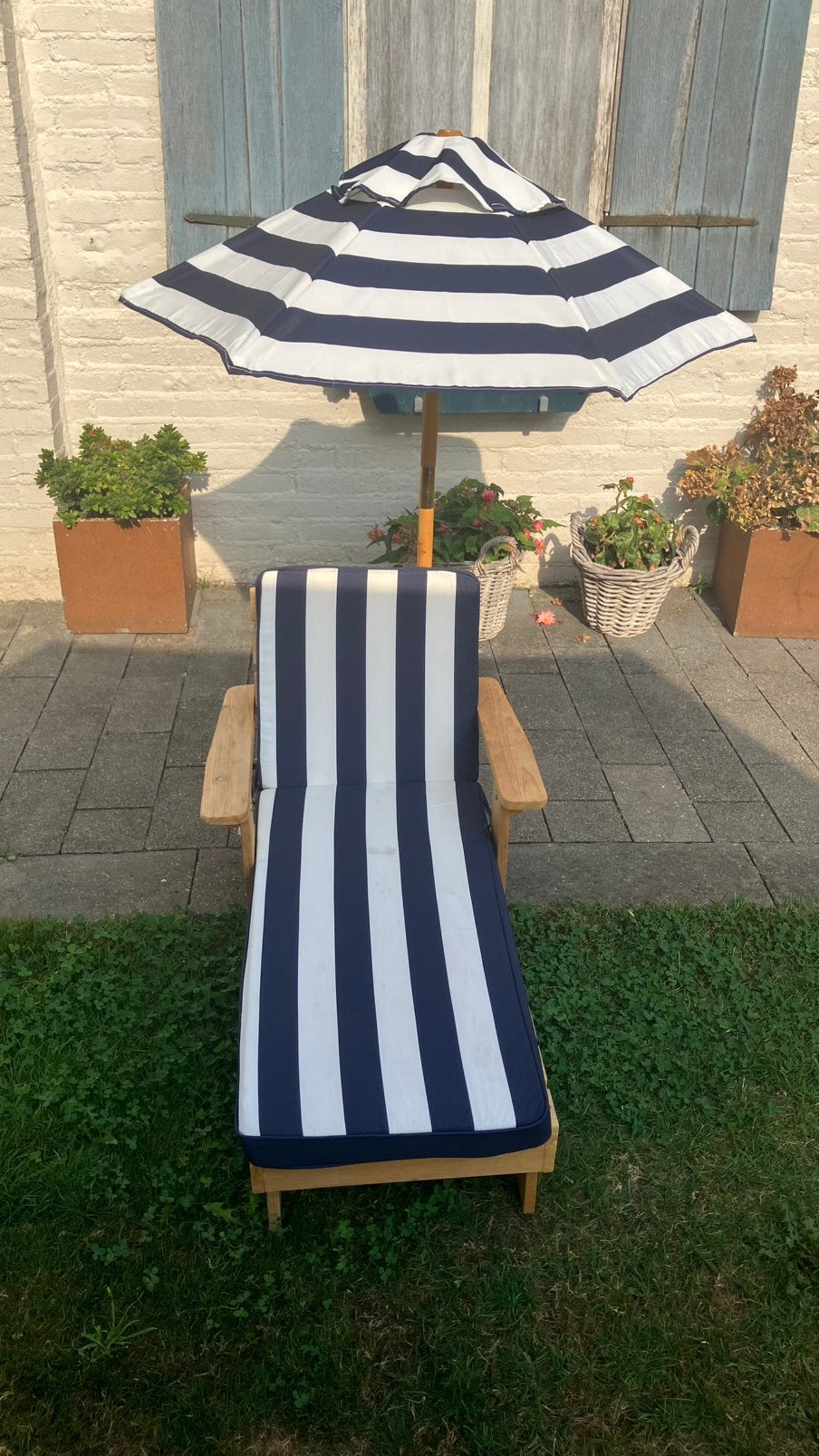 Kinderligbed met parasol, Ophalen, Zo goed als nieuw