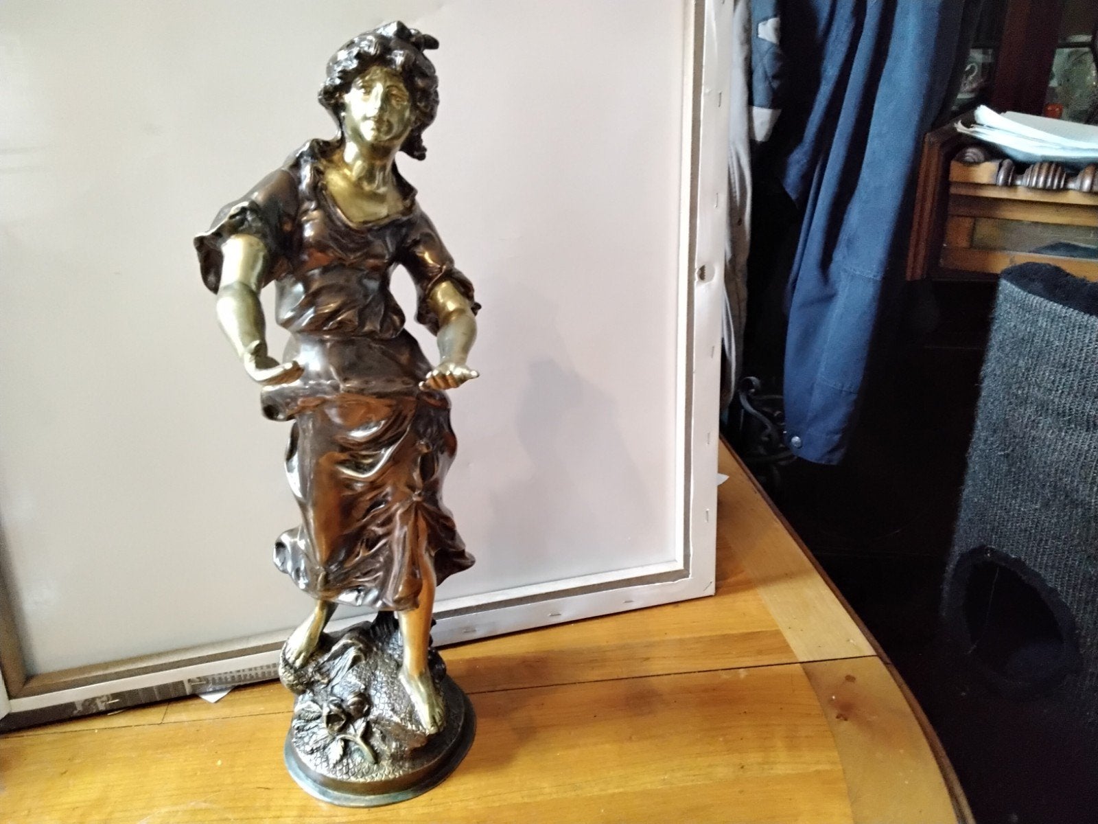 Bronzen vrouwenfiguur. 47 cm. Hoog, Ophalen of Verzenden