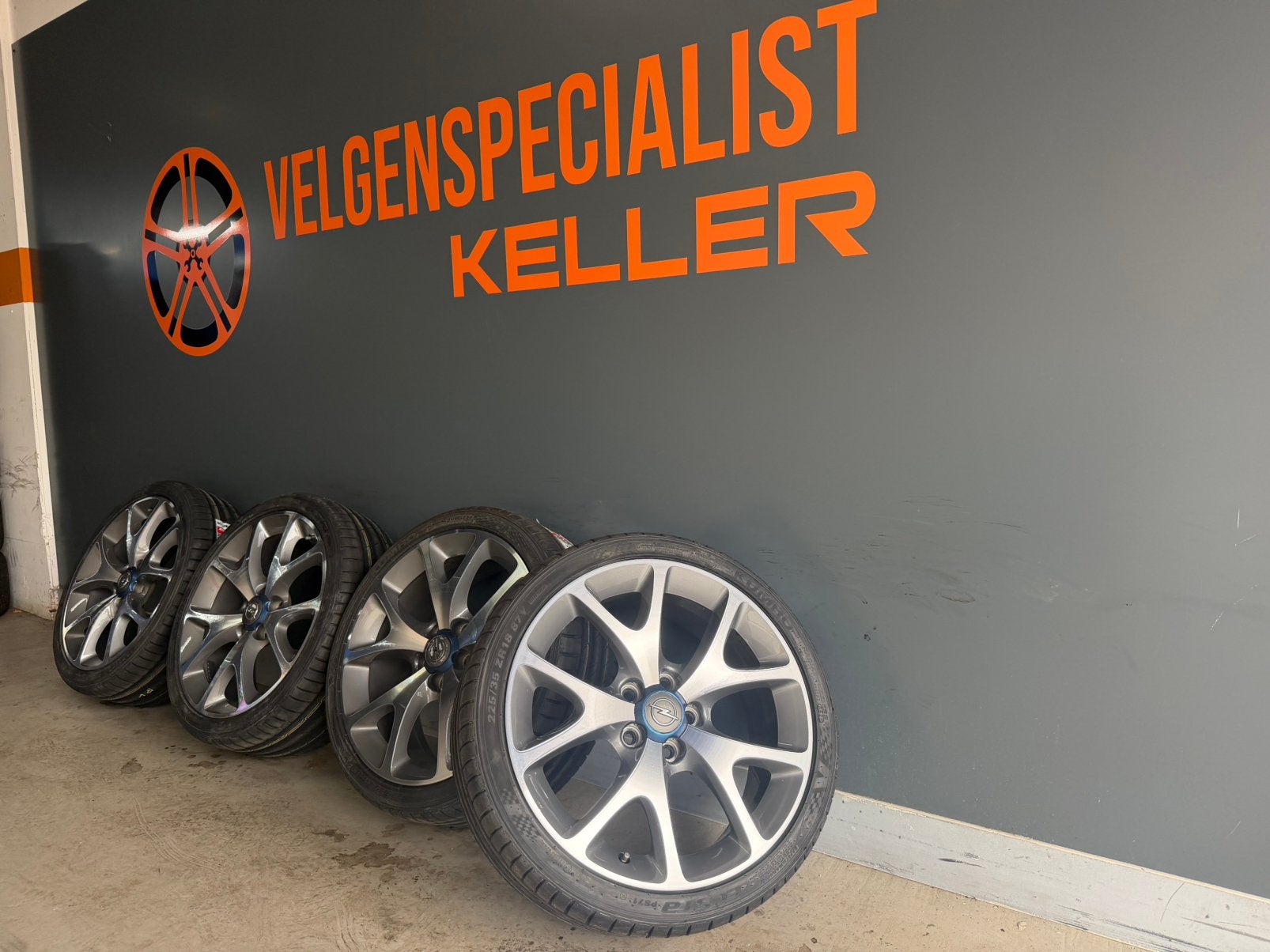 Opel Corsa OPC 18 inch velgen 5x110 Origineel Nieuwe banden, Auto-onderdelen, Ophalen of Verzenden, 18 inch, Zomerbanden, Banden en Velgen