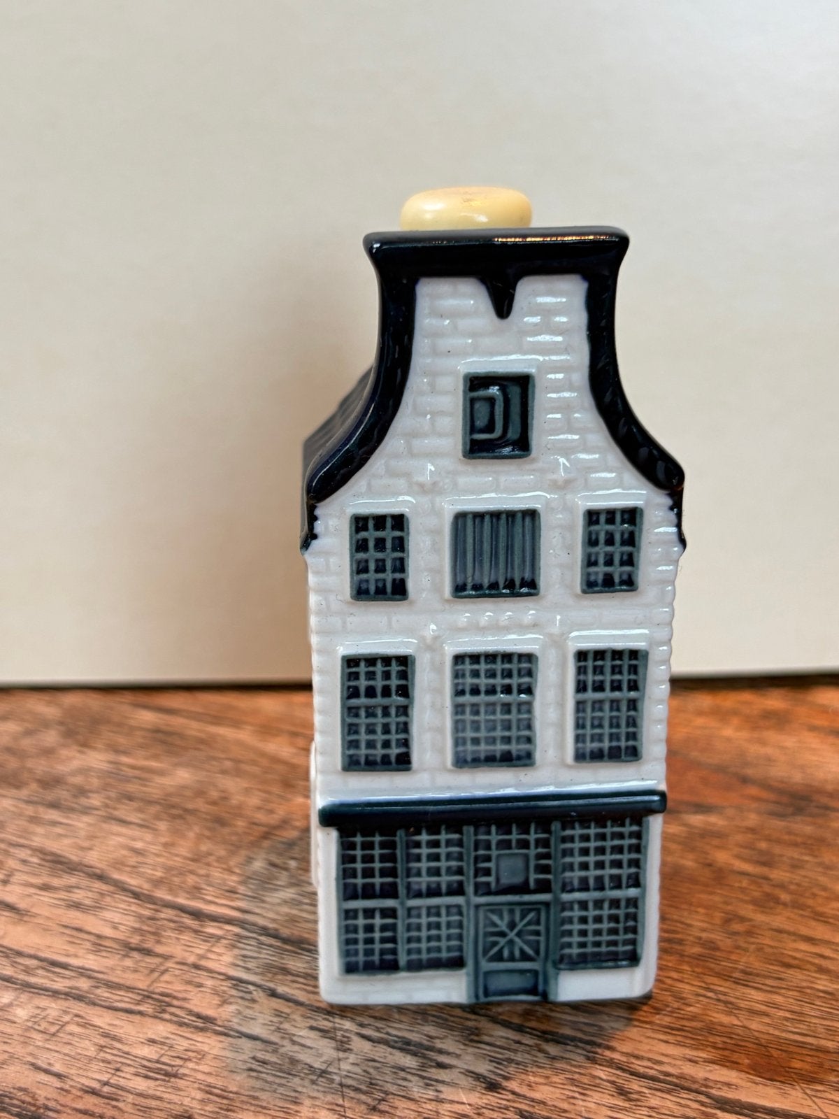 KLM huisje 23 BOLS Amsterdam 1575. ‘Pijlsteeg 31’Amsterdam, Verzamelen, Ophalen of Verzenden, Gebruikt, 21 t/m 40, Gevuld