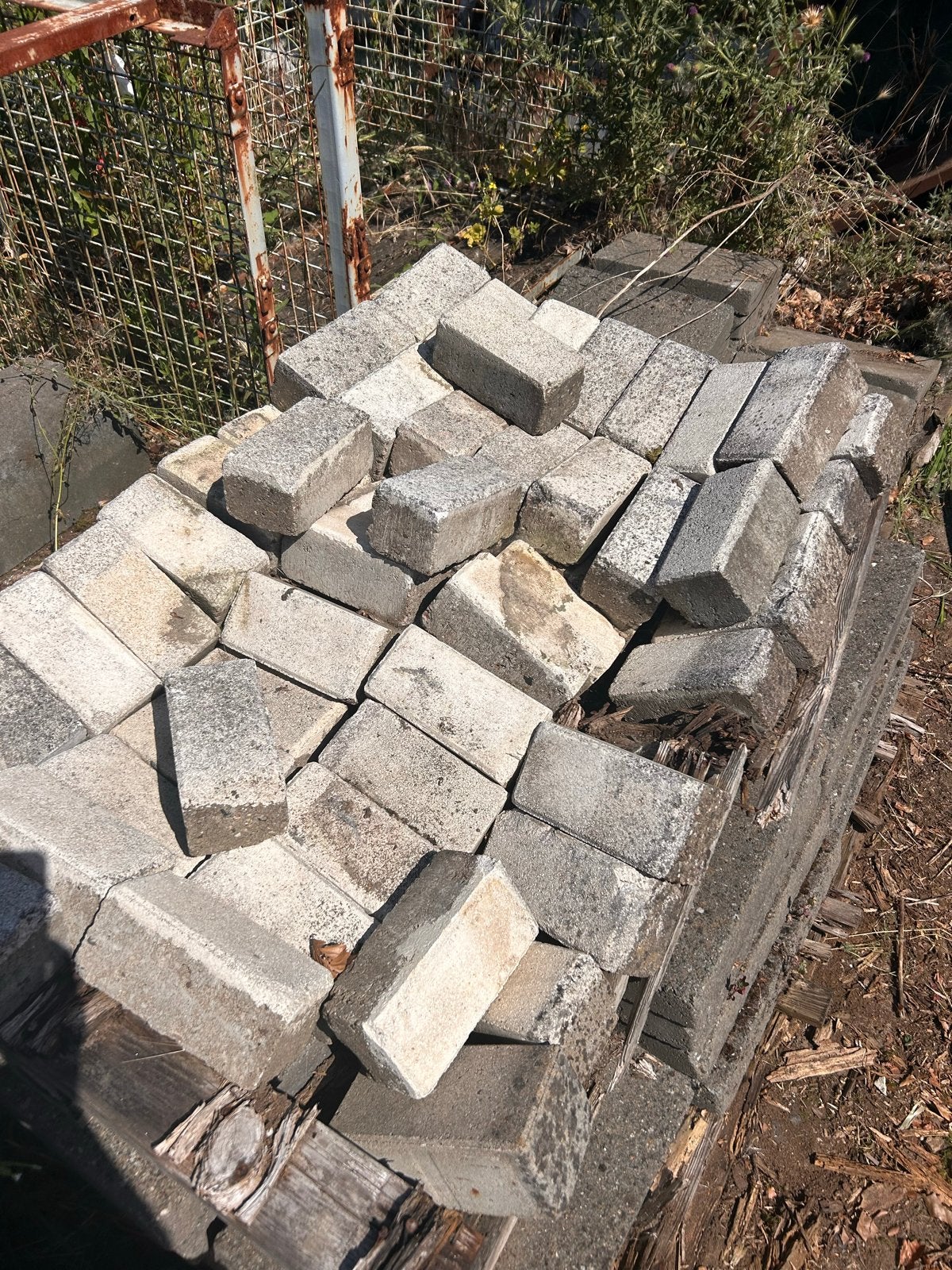 Beton klinkers met witte bovenkant, Tuin en Terras, Ophalen, Gebruikt, Klinkers, Minder dan 5 m²