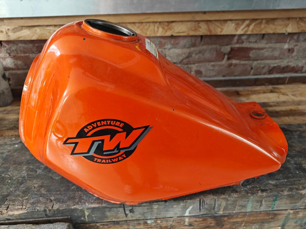 Benzine tank Yamaha TW125 (TW200) in goede conditie, Motoren, Onderdelen | Yamaha, Ophalen of Verzenden