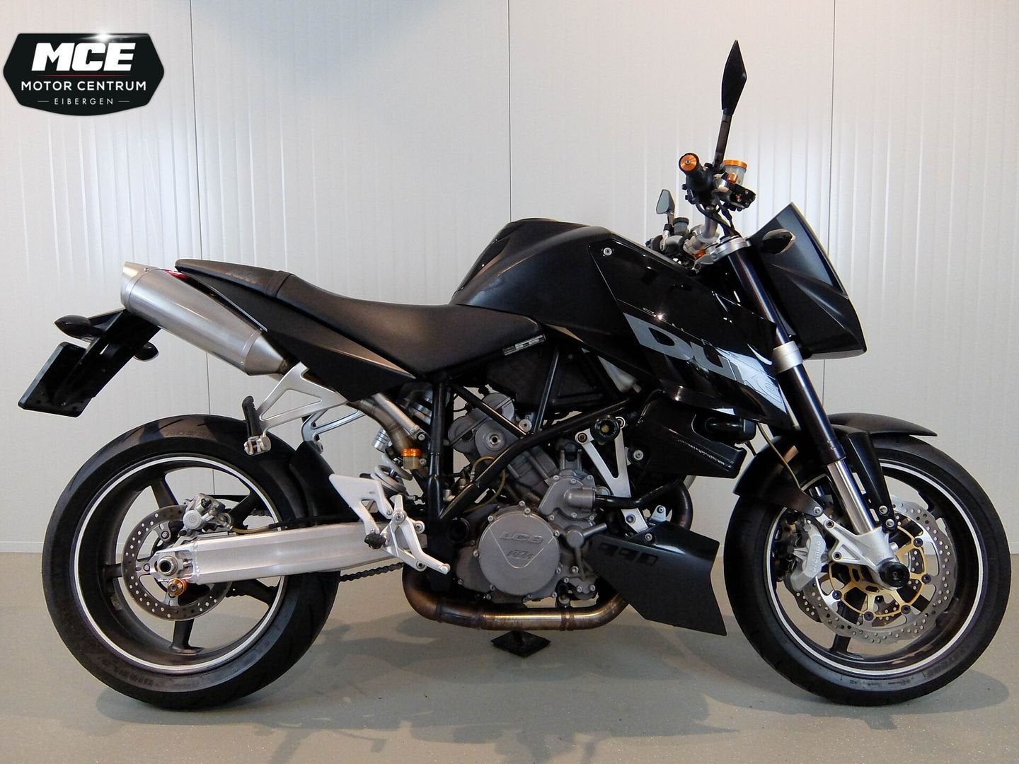 KTM 990 SUPER DUKE (bj 2005), 2 cilinders, KTM, Motorrijbewijs A, Bedrijf