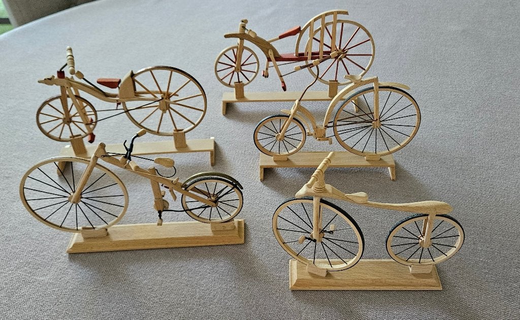 fietsenverzameling miniatuur, Ophalen, Zo goed als nieuw