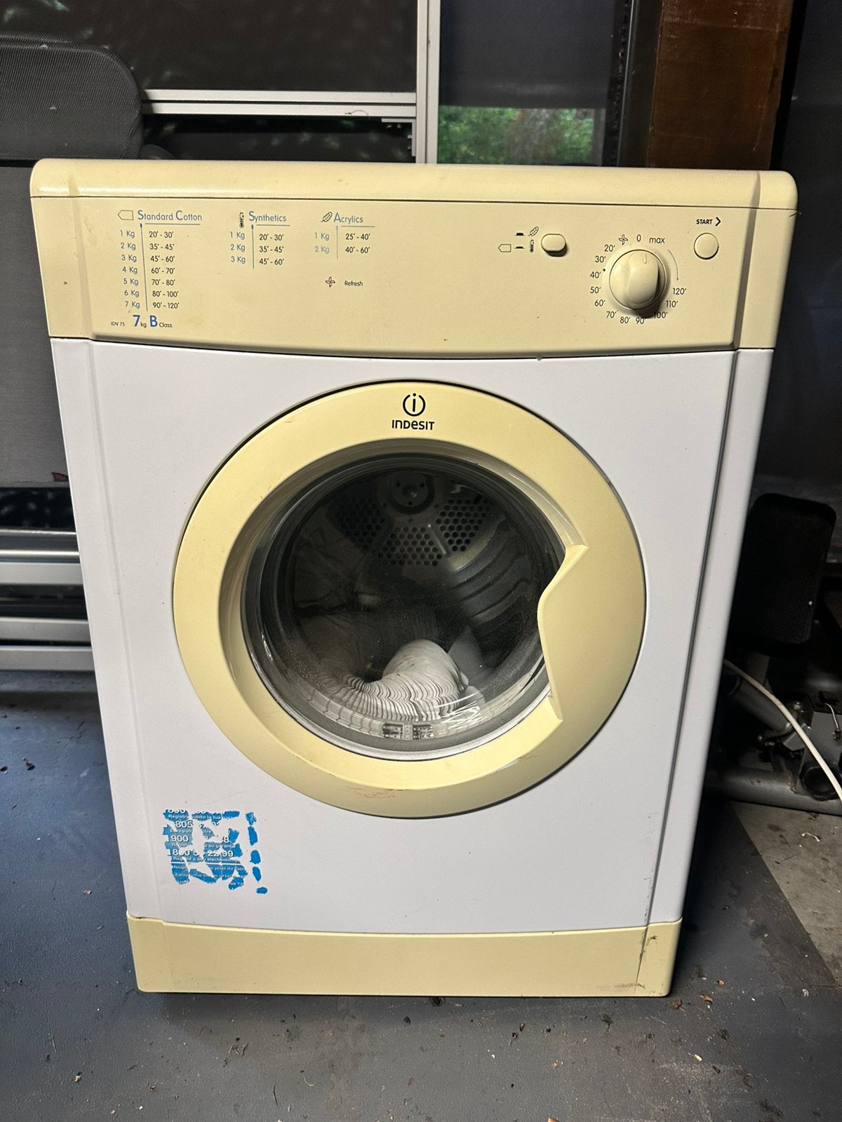 Indesit IDV75 luchtafvoerdroger 7kg – werkt goed, Ophalen, 6 tot 8 kg, Zo goed als nieuw, Voorlader