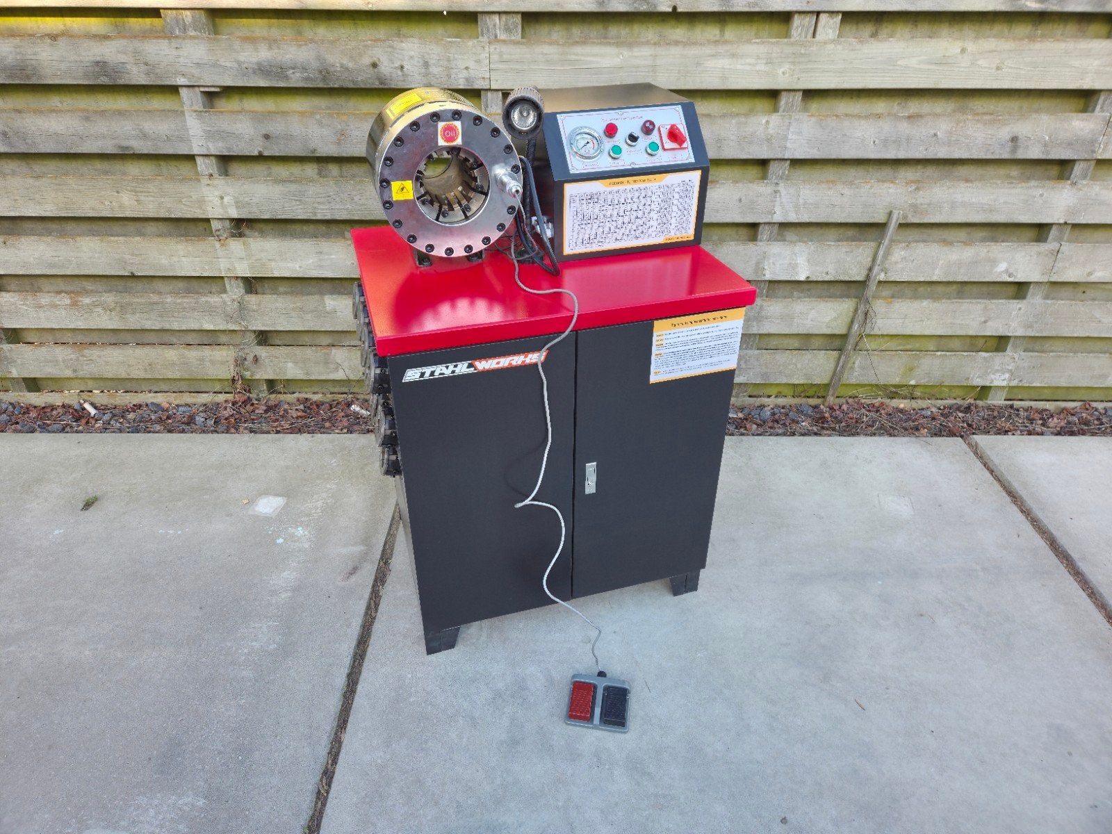 Hydraulische SlangenPers Nieuw Compleet Met Voetpedaal!, Info@vlaartradingandservices.com, Stahlworks, Nieuw, Ophalen of Verzenden