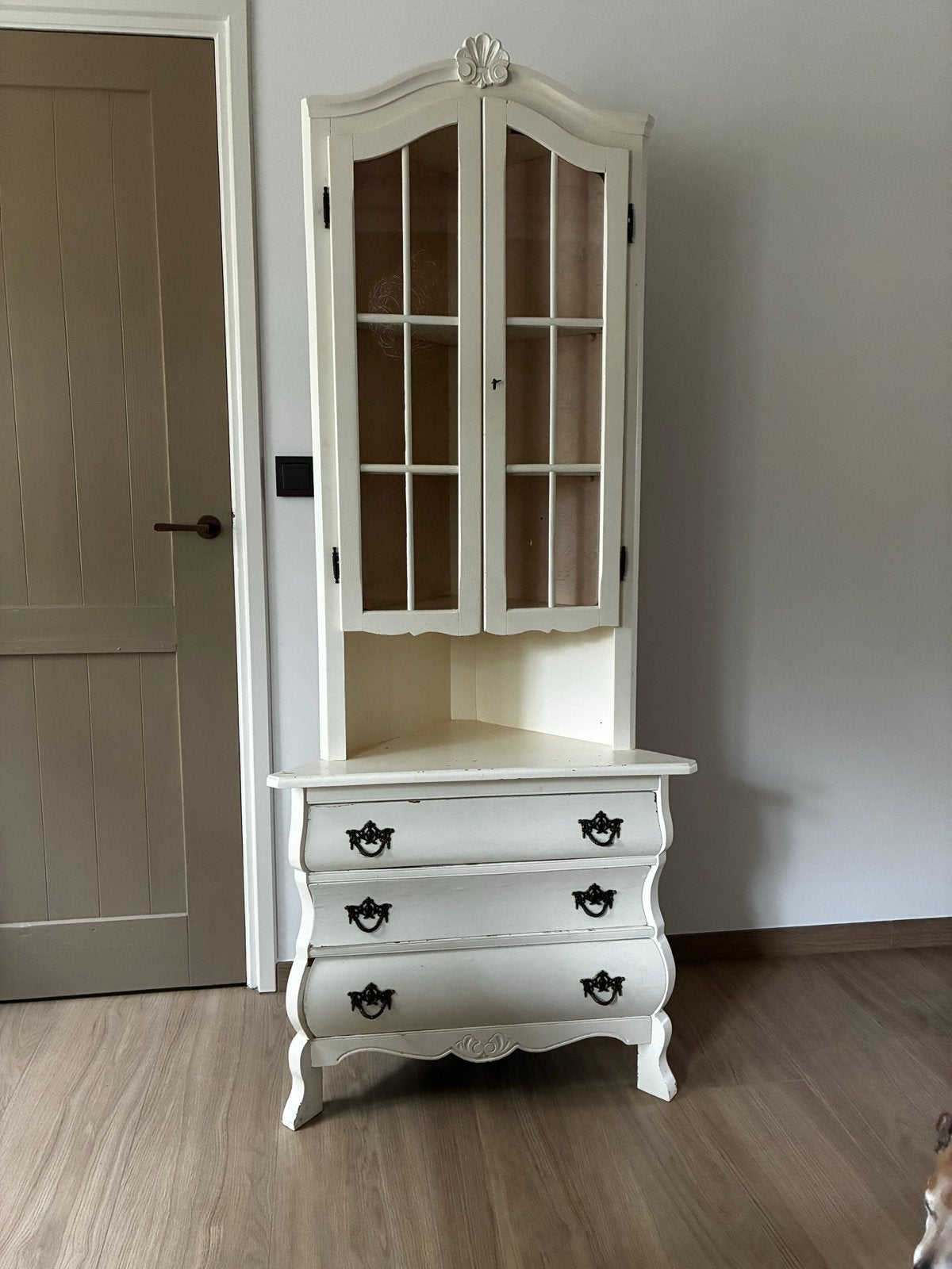 Antieke/ brocante hoekkast, Ophalen