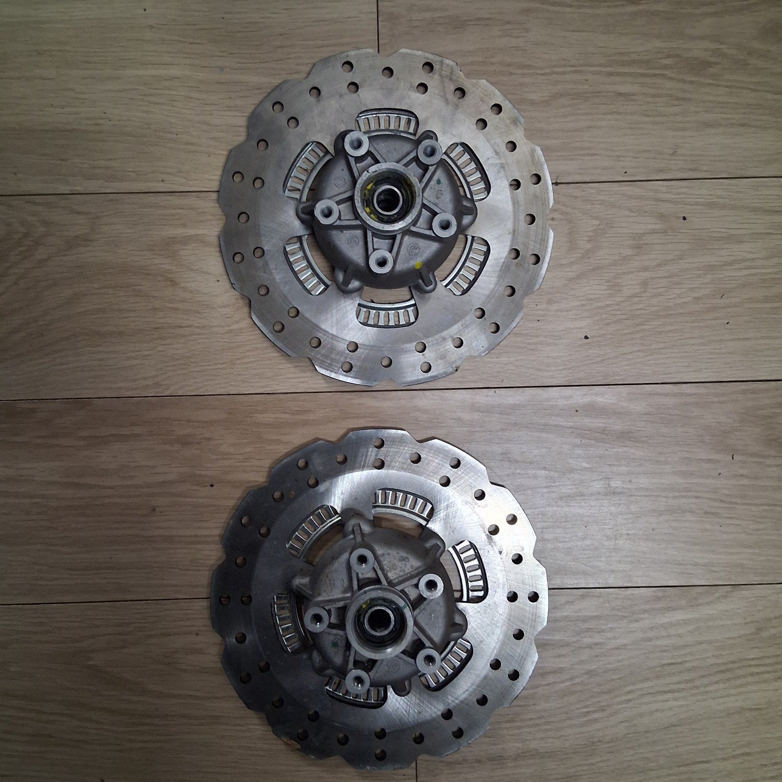 Piaggio mp3 schijfrem adapter hpe abs, Ophalen of Verzenden