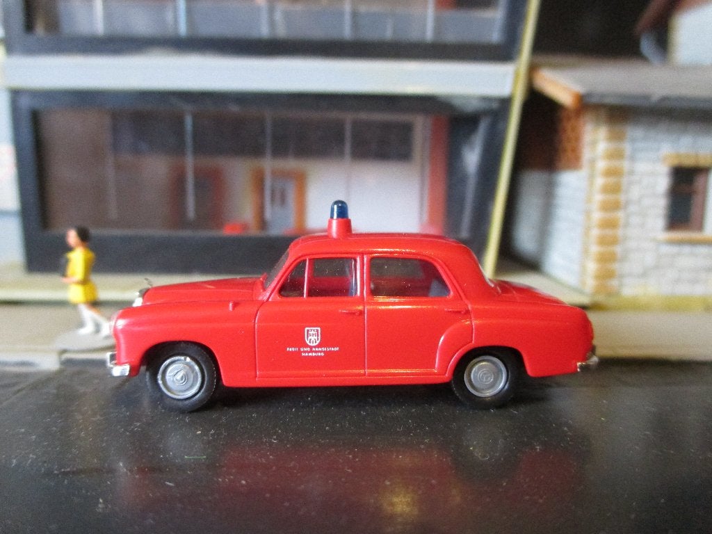 Mercedes Benz W120 180 - Brekina Brandweer Hamburg, Ophalen of Verzenden, Nieuw, Auto, Brekina