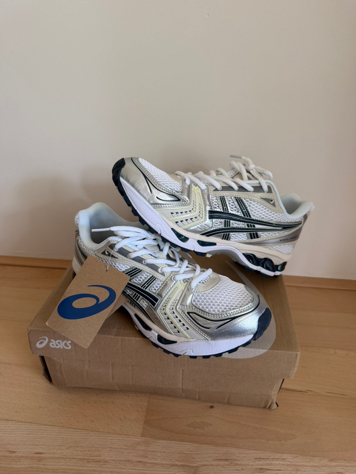 Asics Gel Kayano 14 Maat 43,5, Verzenden, Wit, Nieuw, Sneakers of Gympen