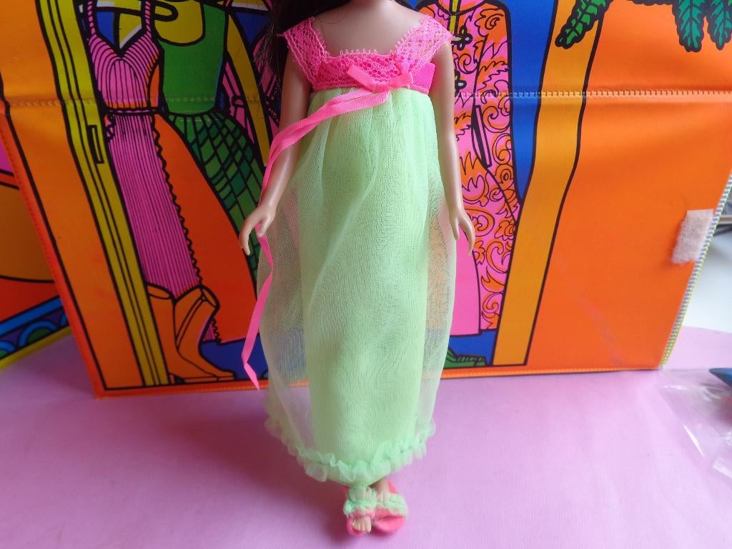 Barbie vintage Skipper lullaby Lime, Verzamelen, Poppen, Gebruikt, Kleertjes, Ophalen of Verzenden
