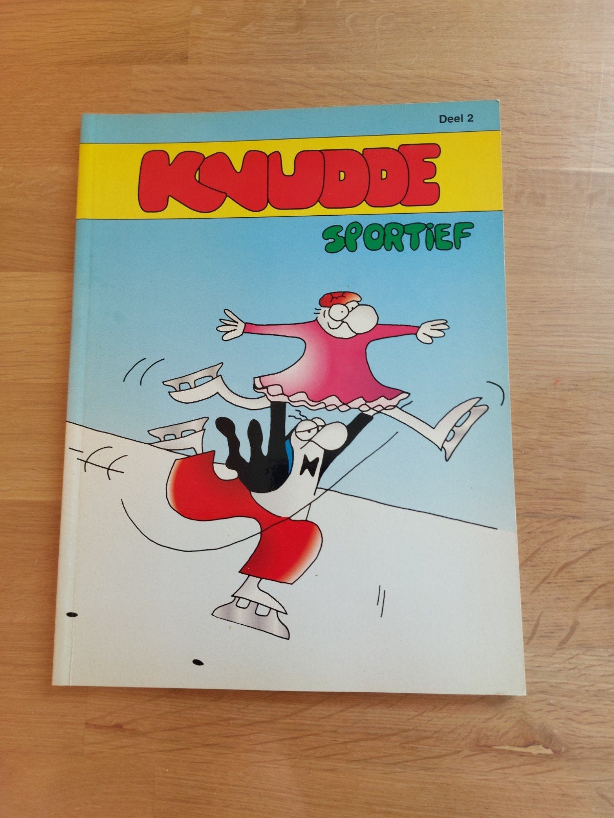 Stripboek Knudde Sportief Deel 2, Boeken, Eén stripboek, Ophalen of Verzenden, Gelezen