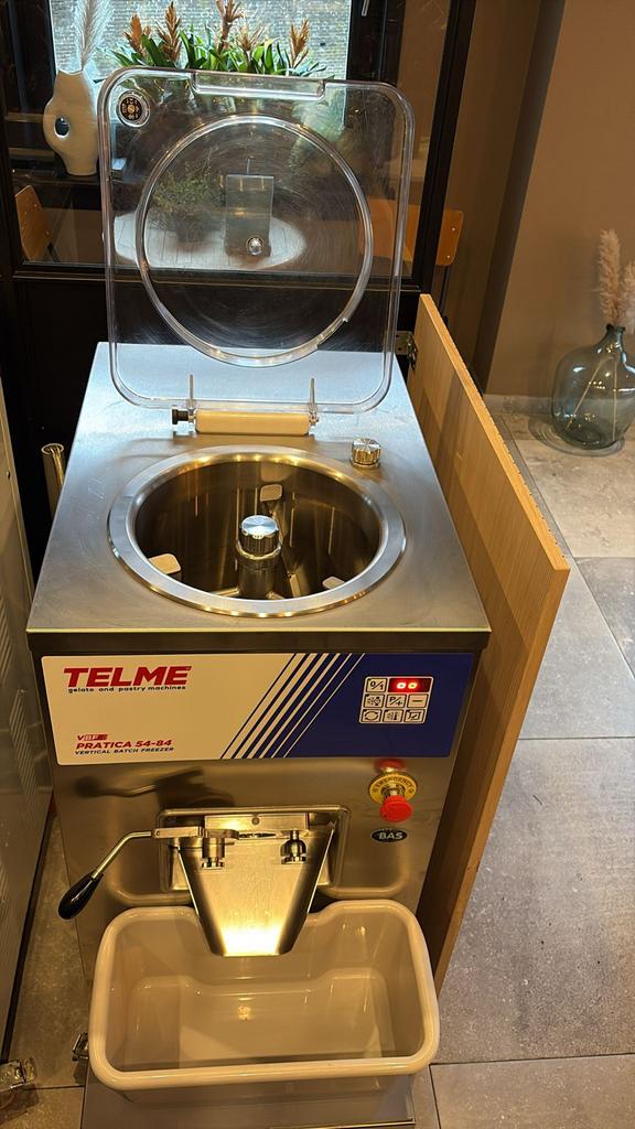 Telme ijsmachine, Ophalen, Zo goed als nieuw, Zelfvriezend