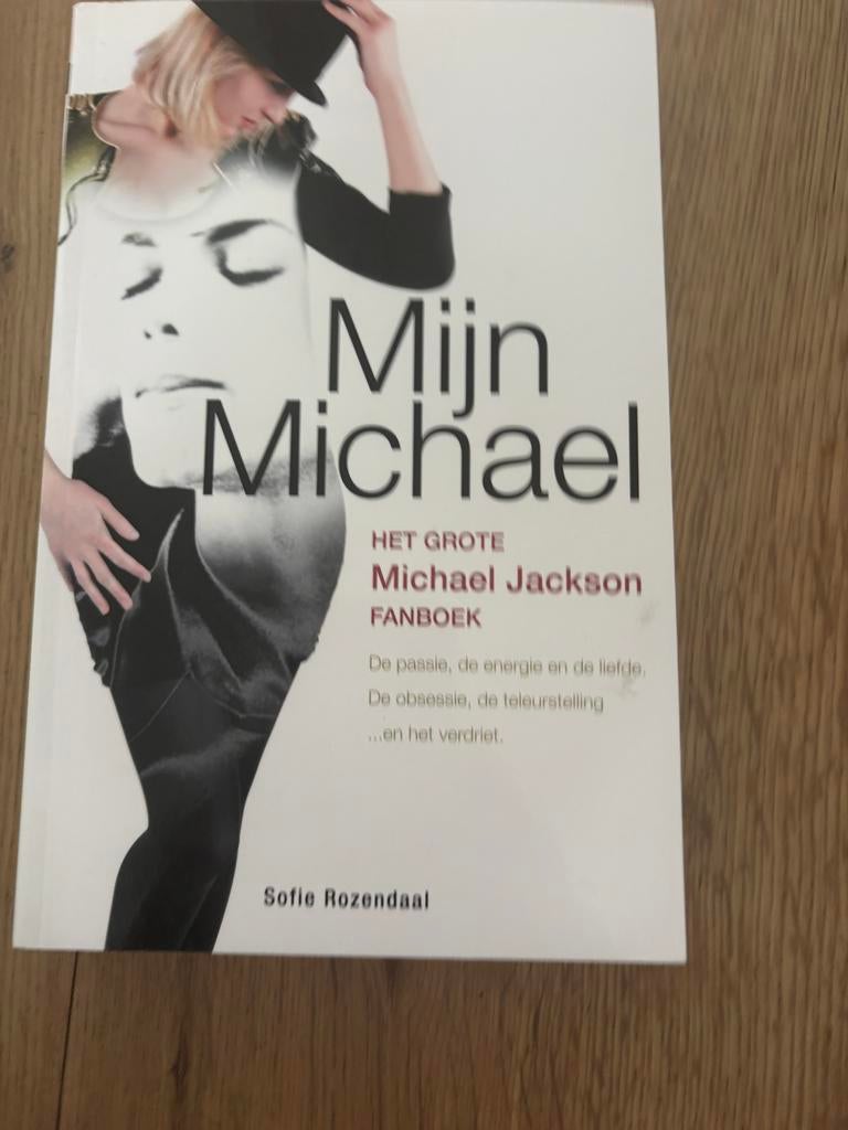 Mijn Michael - Sofie Rozendaal - Boek over Michael Jackson, Boeken, Ophalen of Verzenden, Zo goed als nieuw, Film, Tv en Media