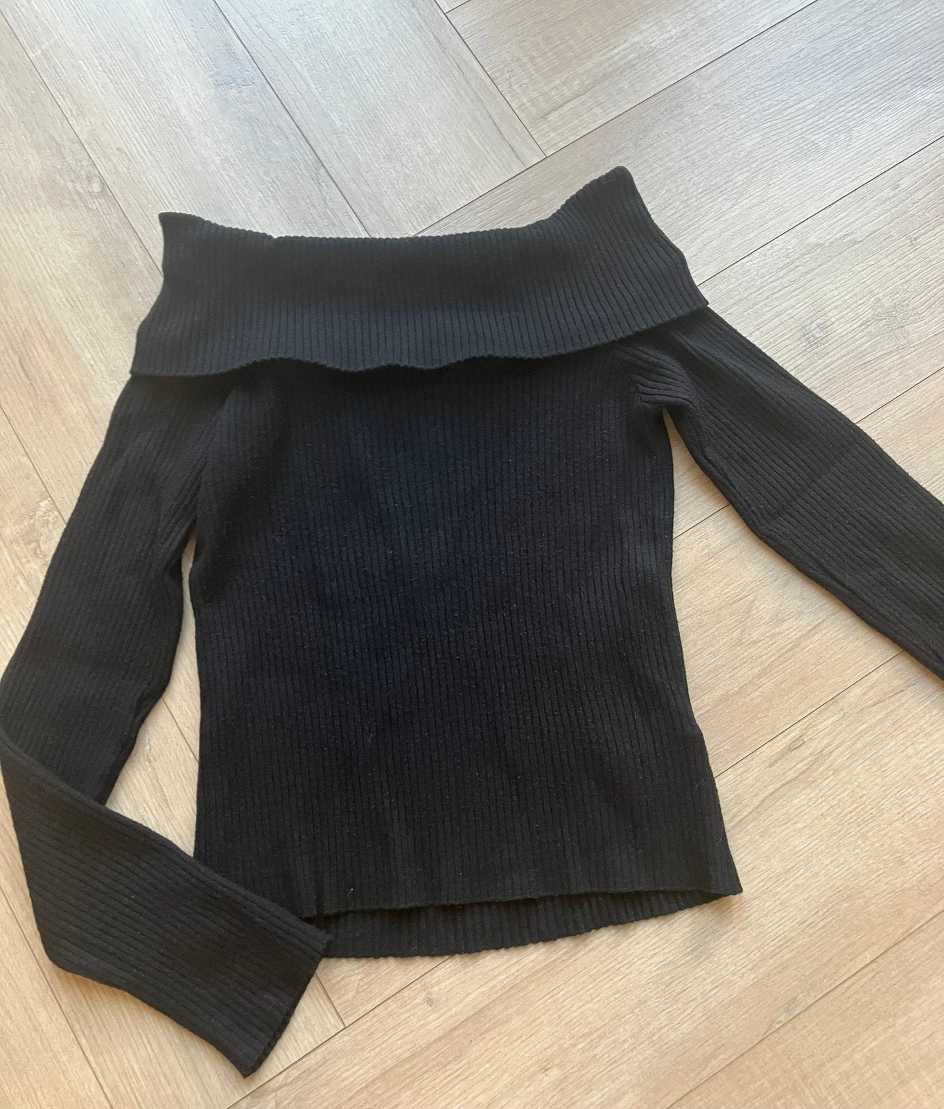 H&M Shoulder off trui S, Ophalen of Verzenden, Zo goed als nieuw, Zwart, Lange mouw