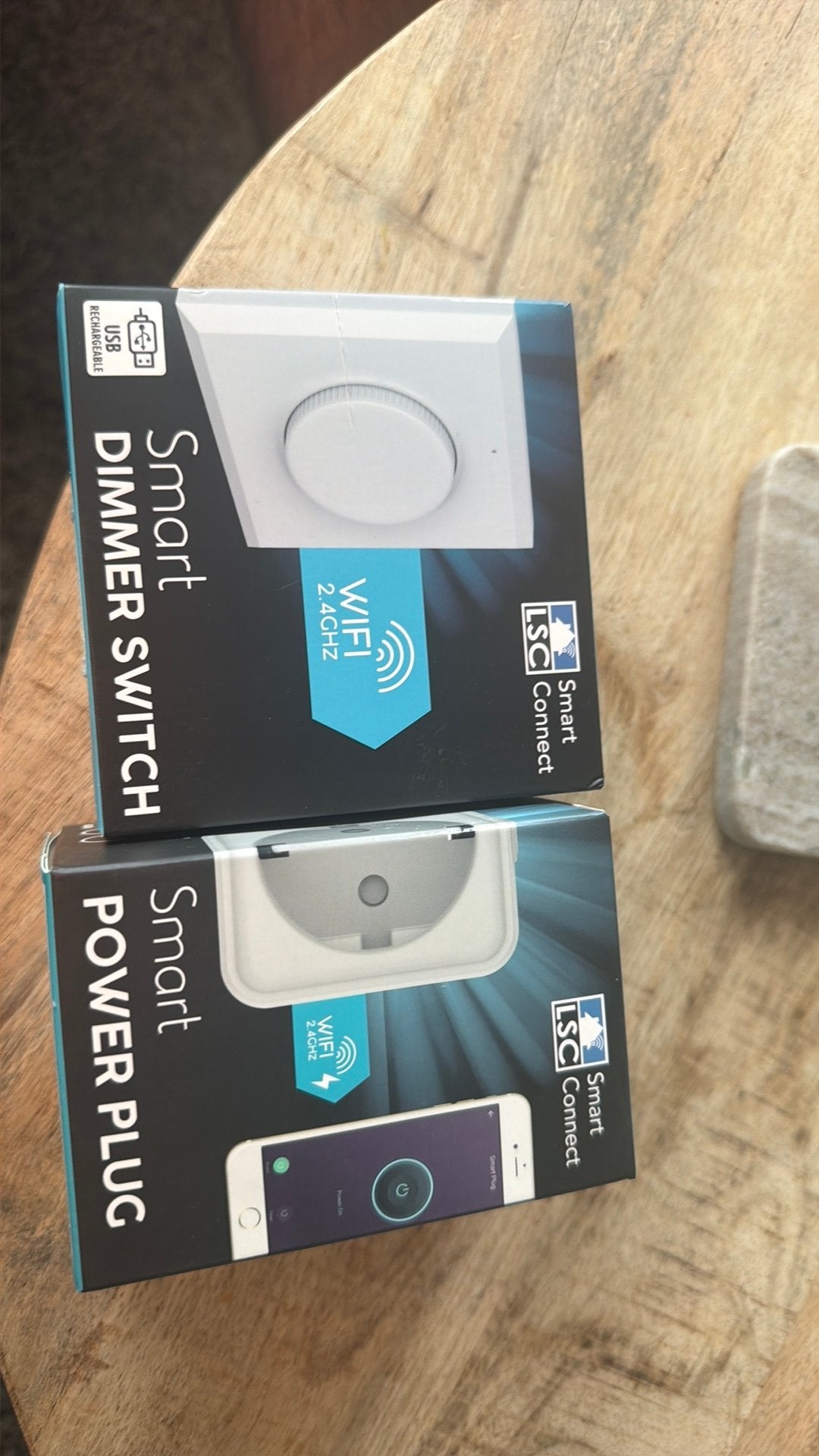 LSC smart dimmer en smart power plug, Ophalen, Nieuw