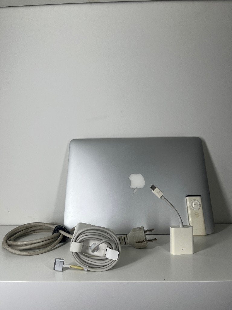 Macbook Air 2014 (Voor onderdelen) + Accessoires los, 13 inch, Ophalen of Verzenden, Niet werkend, Onbekend