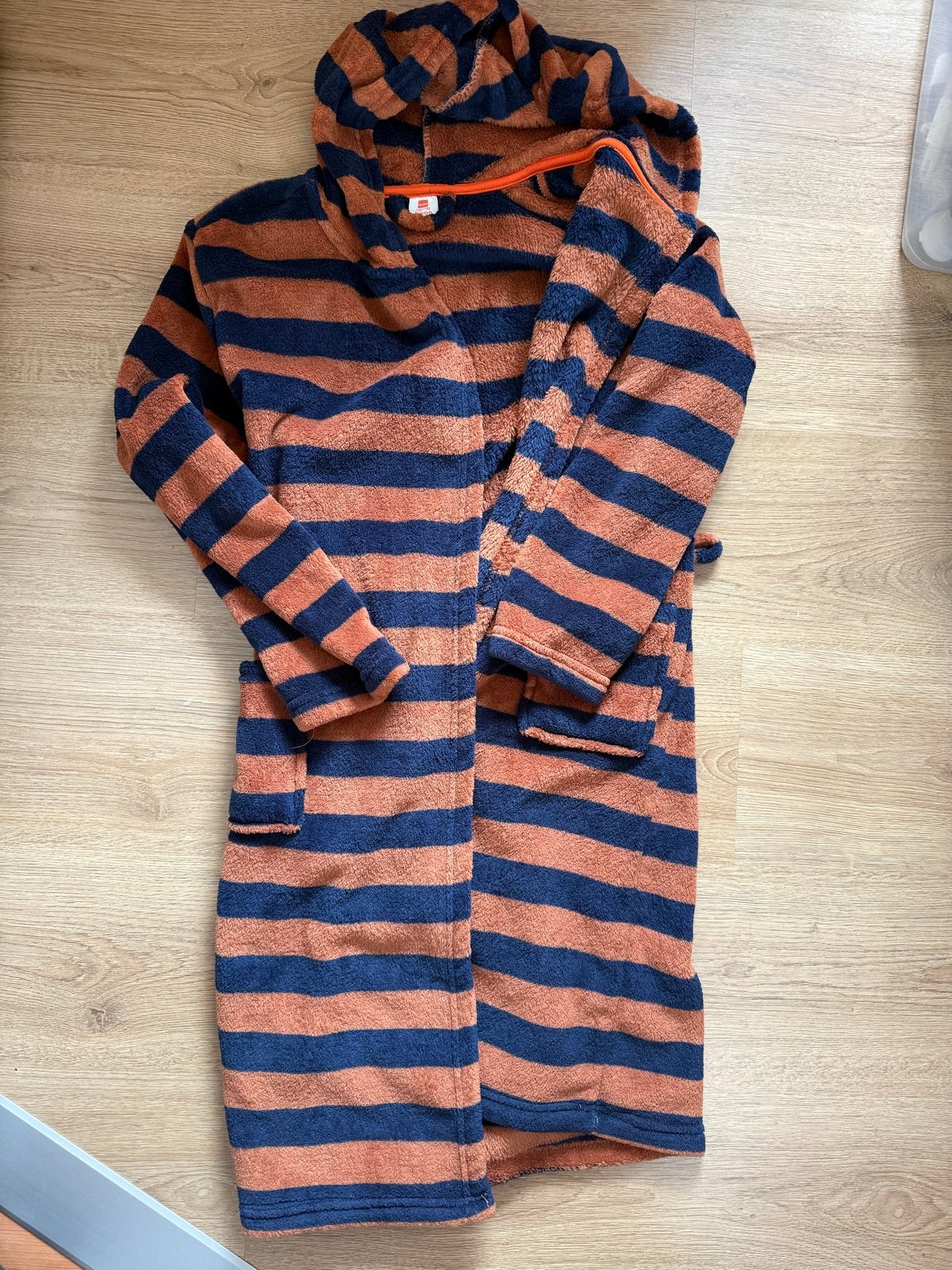 Comfortabele gestreepte badjas met capuchon hema, Ophalen