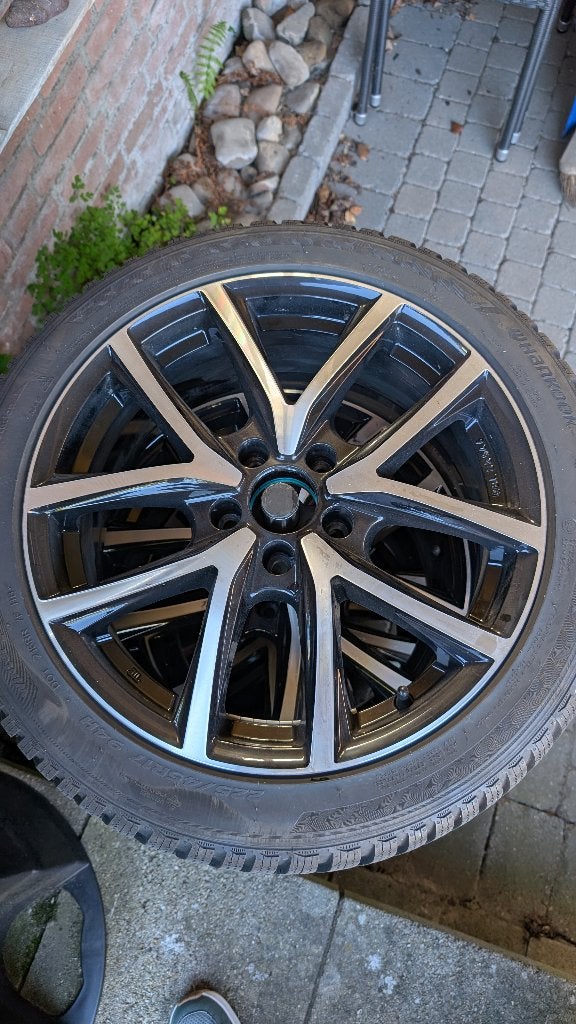 Hankook Winterbanden met Velgen - zo goed als nieuw, Auto-onderdelen, Ophalen, Gebruikt, Banden en Velgen, 17 inch