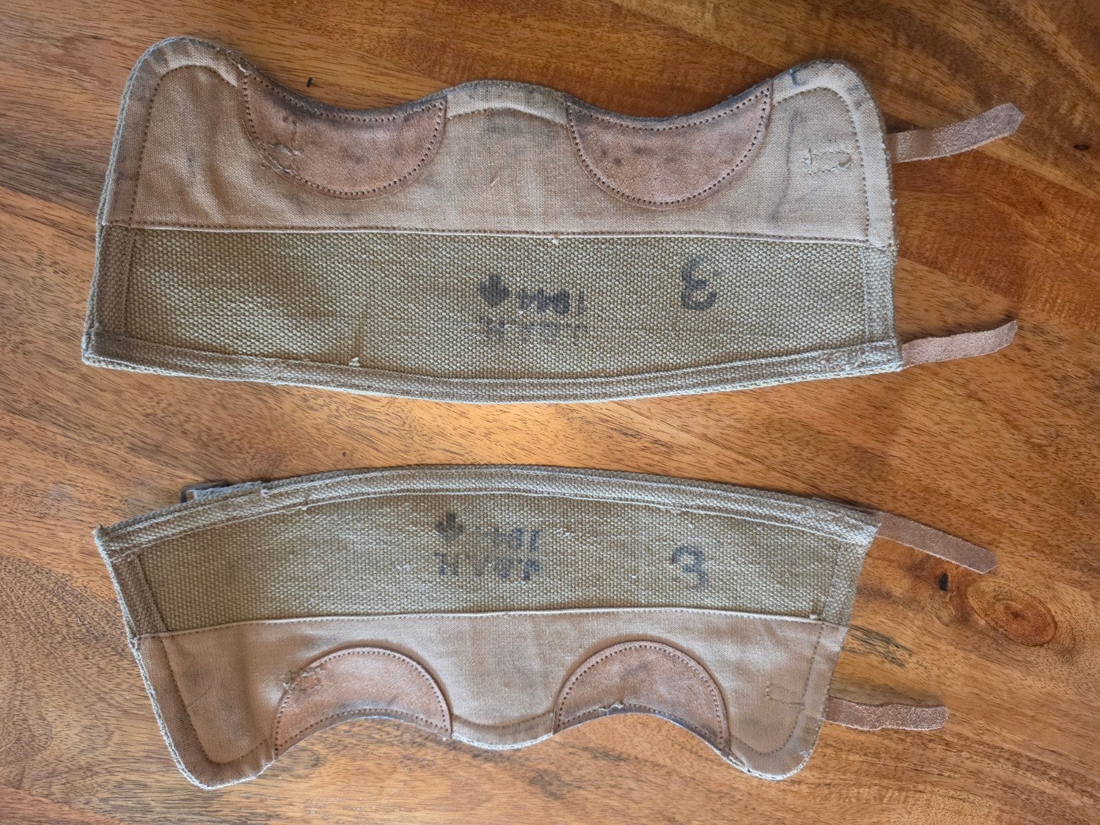 Originele WOII Britse enkelstukken anklets - 1944 gedateerd, Verzenden, Landmacht, Engeland, Kleding of Schoenen